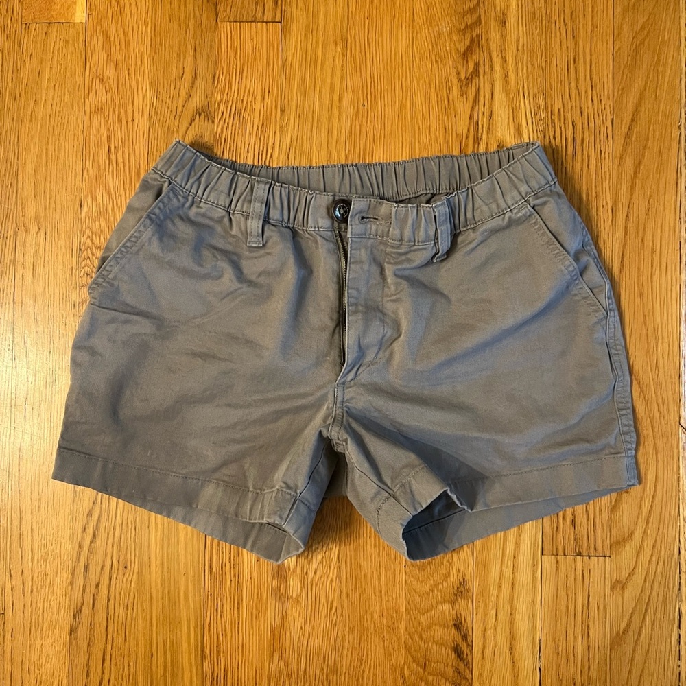 Chubbies ‘Silver Linings’ Chino Shorts • Elastic Waistband • 4”